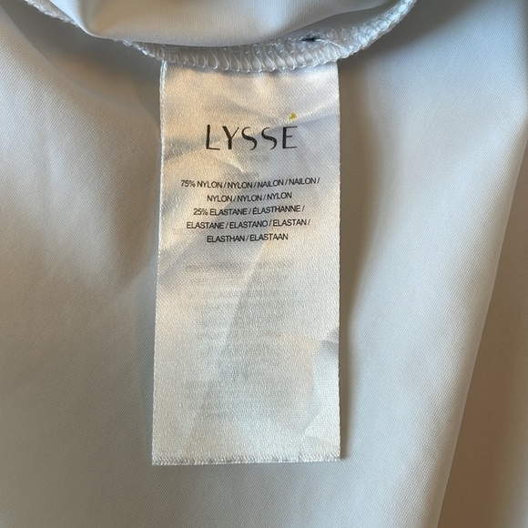 Lysse Schiffer button down size medium long sleeves - Picture 9 of 10